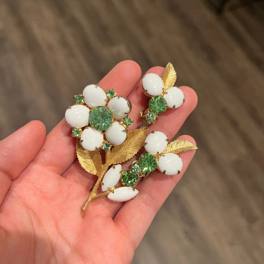 Moveable Flower Petal Vintage Brooch and Ear Clips Set-Excellent Condition